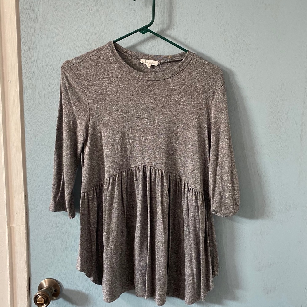 Beautiful, flattering loose shirt.